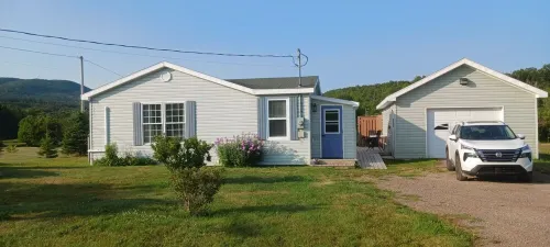 Cozy Mountainview Bungalow. French Fishing Village. Whale Watching tours. Hotels in Inverness County