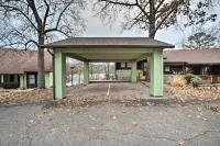 Lakefront & Trailside Escape w/ Private Dock +Deck - Apartments
