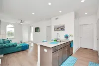 Luxe & Relaxing Gem ~ Pool &Gym~Long stays Welcome