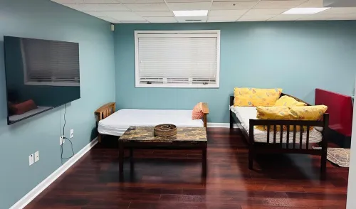 Sophia's Flat B-No Step/ Pet Friendly at Quiet & Peaceful Suburb