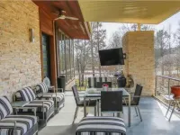 2 Kings | Chapel | Jet Tub | Elevator | DT 12 mins 馬歇爾酒店