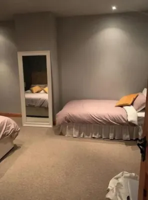 3 min walk in to town , Great location in town Hotels in Kinsale