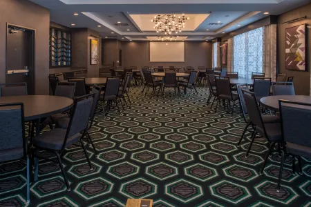 Hampton Inn & Suites Winston-Salem Downtown