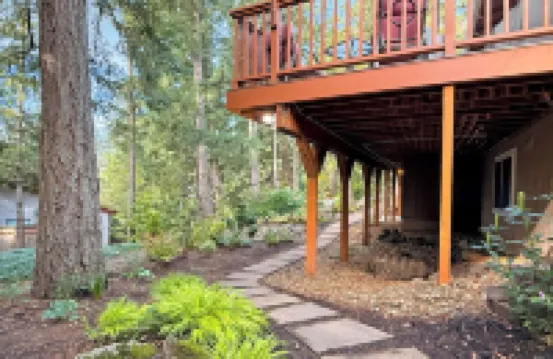 Woodland Retreat Apartment in Happy Valley - minimum 30 days Hotels in Sunnyside