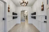 The Vanderbilt Mansion Apt 12 Near Downtown and TWU