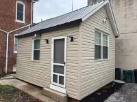 Charming 1-bedroom cottage with AC, WiFi in downtown Hanover, PA โรงแรมในฮันโนเวอร์