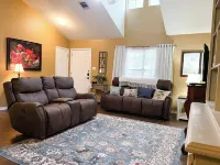 Charming 3-bedroom townhome with AC, WiFi in beautiful Salado, Texas.