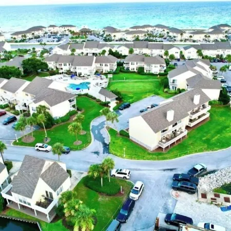 NEWLY RENOVATED 2BR 2BA CONDO - FREE BEACH SERVICE