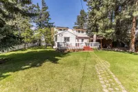 Minutes Walk to Downtown, Whychus Creek—-Bedroom, Cozy Cottage/Private Sauna.