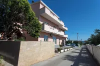 Apartment Brecic Các khách sạn ở Kastel Stari