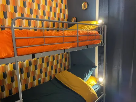 Cosy, waterfront apartment with sea view