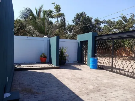 Welcoming 3-bedroom house with AC in Lo de Marcos Отели в г. Lo de Marcos