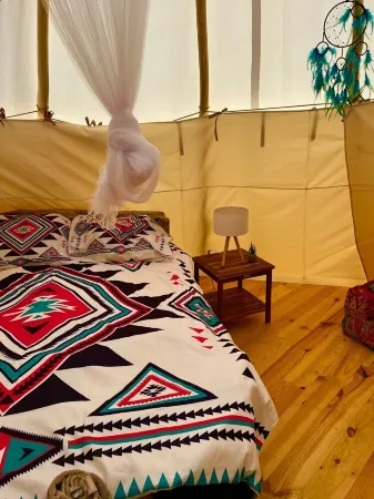 2 Indian tent in the middle of nature 700 m from the beach