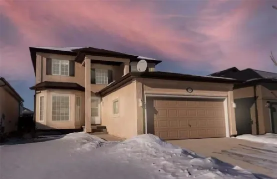 House in Winnipeg's Prime Neighbourhood
