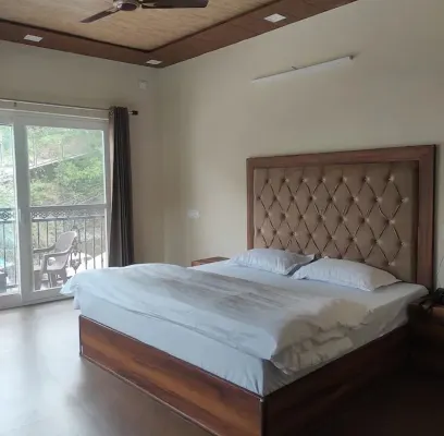 Whytbank Cottage , Stylish Boutique Styled Cottage nested in hills of Mussoorie.