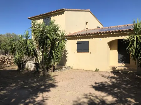 Spacious villa with private pool 10 minutes from the beaches