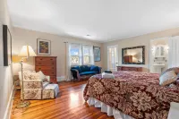 Spacious Historic Manor with Chef's Kitchen • Horse-Friendly