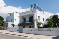 Stunning 3-Bedroom Villa with Private Pool - Nissini Villa 2 Các khách sạn ở Ayia Napa City Center