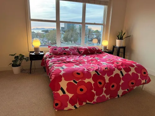 Charming 2-bedroom condo with Golden Gate and Bay Bridge View in Emeryville Hotels in Emeryville