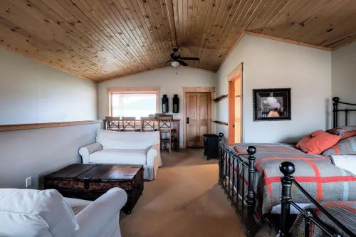 Cabin 3 at the Almo Inn, Close to City of Rocks National Park and Castle Rock