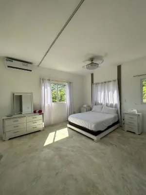 Beautiful and modern home in Cabrera with ocean view and pool ( really quiet ) Hôtels à : 