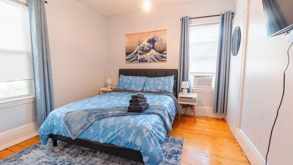 Cozy Davis SQ 4BDs/Free Parking/7 Min to Harvard & MIT/5 Min Walk-Train Station