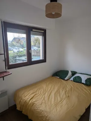 2 steps from the beach!