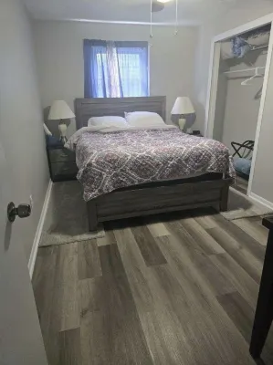 Home Away From Home - Cozy Stay Near College Tappan Square附近的飯店