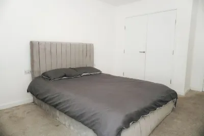 Stunning 2 bedroom apartment Các khách sạn gần Barking