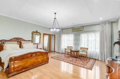 Stunning 4 Bedroom House in Midrand,with pool and lapa Hotels near Makhulong Stadium