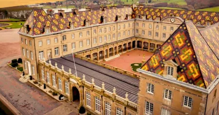 Art deco-cooning, Отели в г. Отён