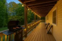 Hot Tub + Pool Table + Resort Access + Fast Wifi