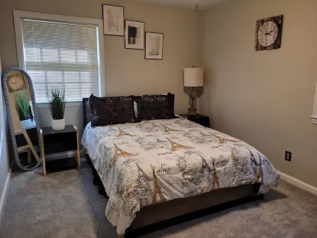 Comfy Cozy Home near Six Flags