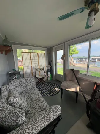 Lake access directly in front of Cottage on high speed watercraft Big Barbee