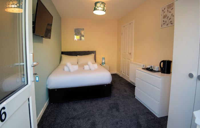 Irvine Riverside Guesthouse
