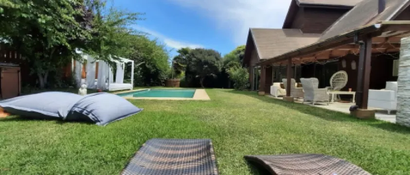 EXCLUSIVE PINGUERAL HOUSE