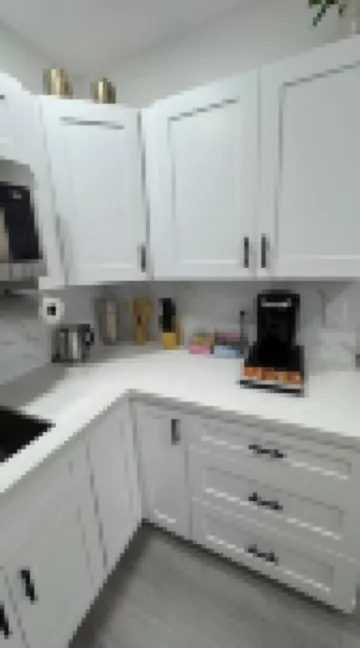 Private apt, king bed, laundry inside