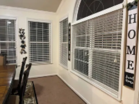 National Harbor- DC Suburbs- 3 bedrooms-Driveway Hotels in Fort Washington