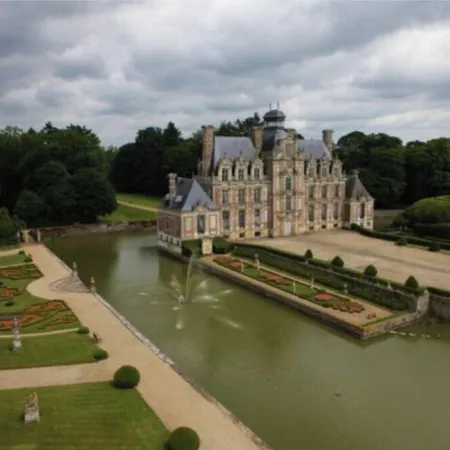Lovely Traditional Manor new 2025 Pool (Group Up to 26x)