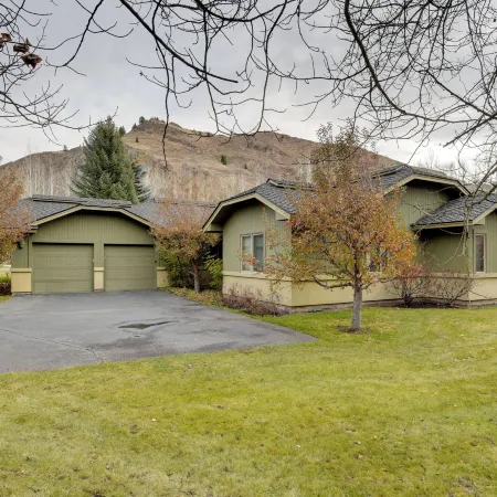 Family-Friendly Home ~ 2 Mi to River Run Day Lodge