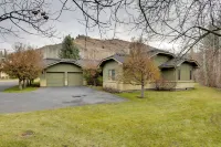Family-Friendly Home ~ 2 Mi to River Run Day Lodge - spa