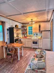 Cozy Couples Cabin, 10 min from West Jefferson