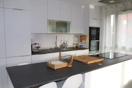 Superbe Appartement vue sur le Salève et Jardin Отели рядом с достопримечательностью «Парк Монтесюи»