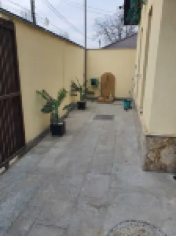 Cozy 2-bedroom house in enjoyable Pantelimon with WiFi, AC فنادق في 
