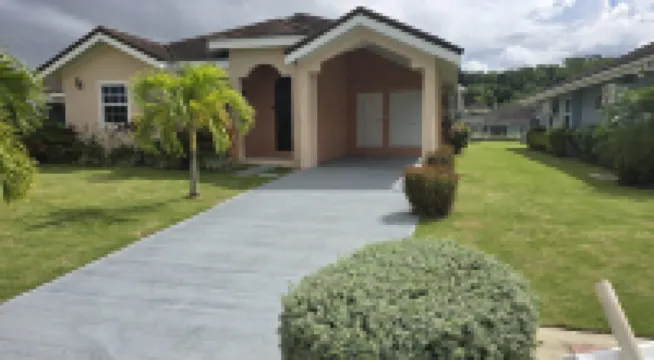 The Blue Jade Ochi - 2Bdrm with WiFi, AC, Hotwater & Security