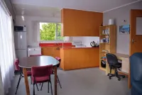 Cosy Kiwi Bach with lake views | Close to ski fields | 1 minute walk to the lake