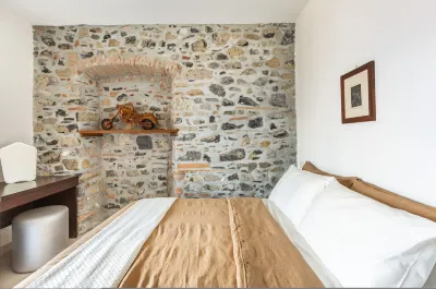Lake View Terrace Apartment Hotels near Villa Balbianello