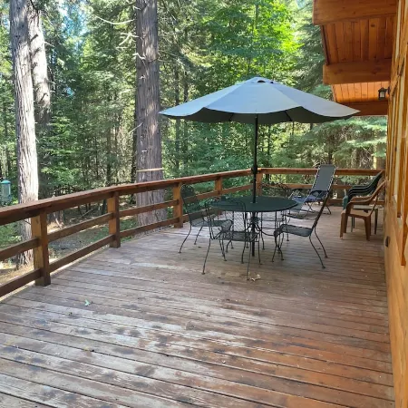 Cozy and comfortable wooded cabin