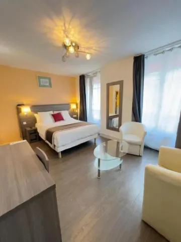 盧克索巴士底酒店