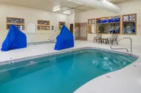 Quality Inn Kenai - Kolam Renang